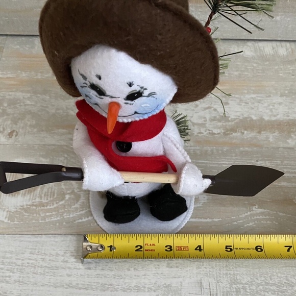 Annalee Snowman Doll Figure Christmas Rustic Pine 9" Snow Shovel Pine Tree 2020 - Picture 7 of 9
